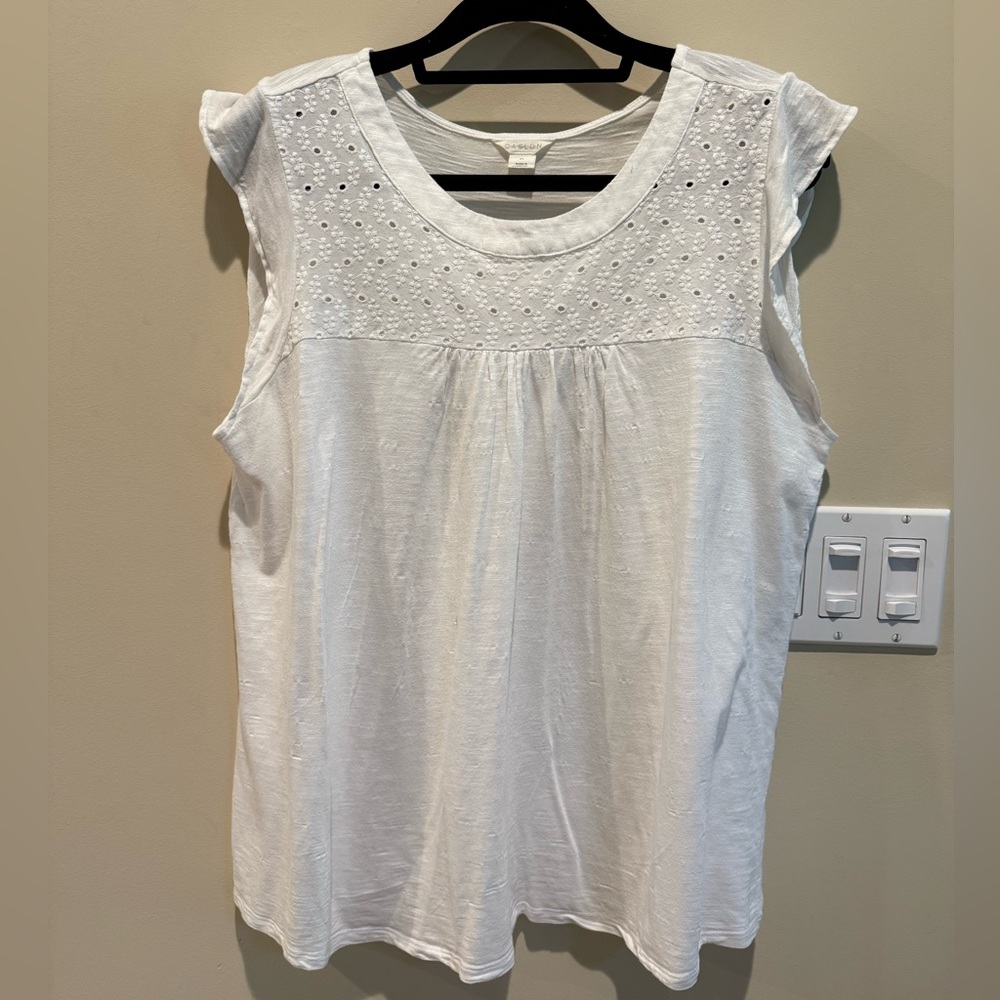 GUC Size XL Caslon white Textured Top
